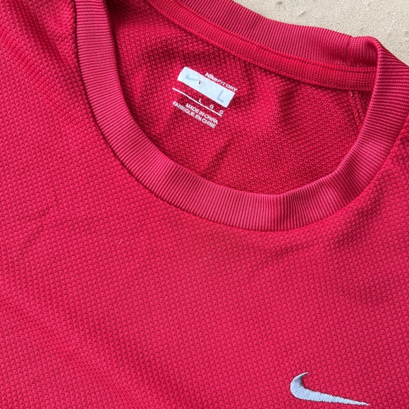 Y2K Nike Single Swoosh Red Shirt - Picture 2 of 4